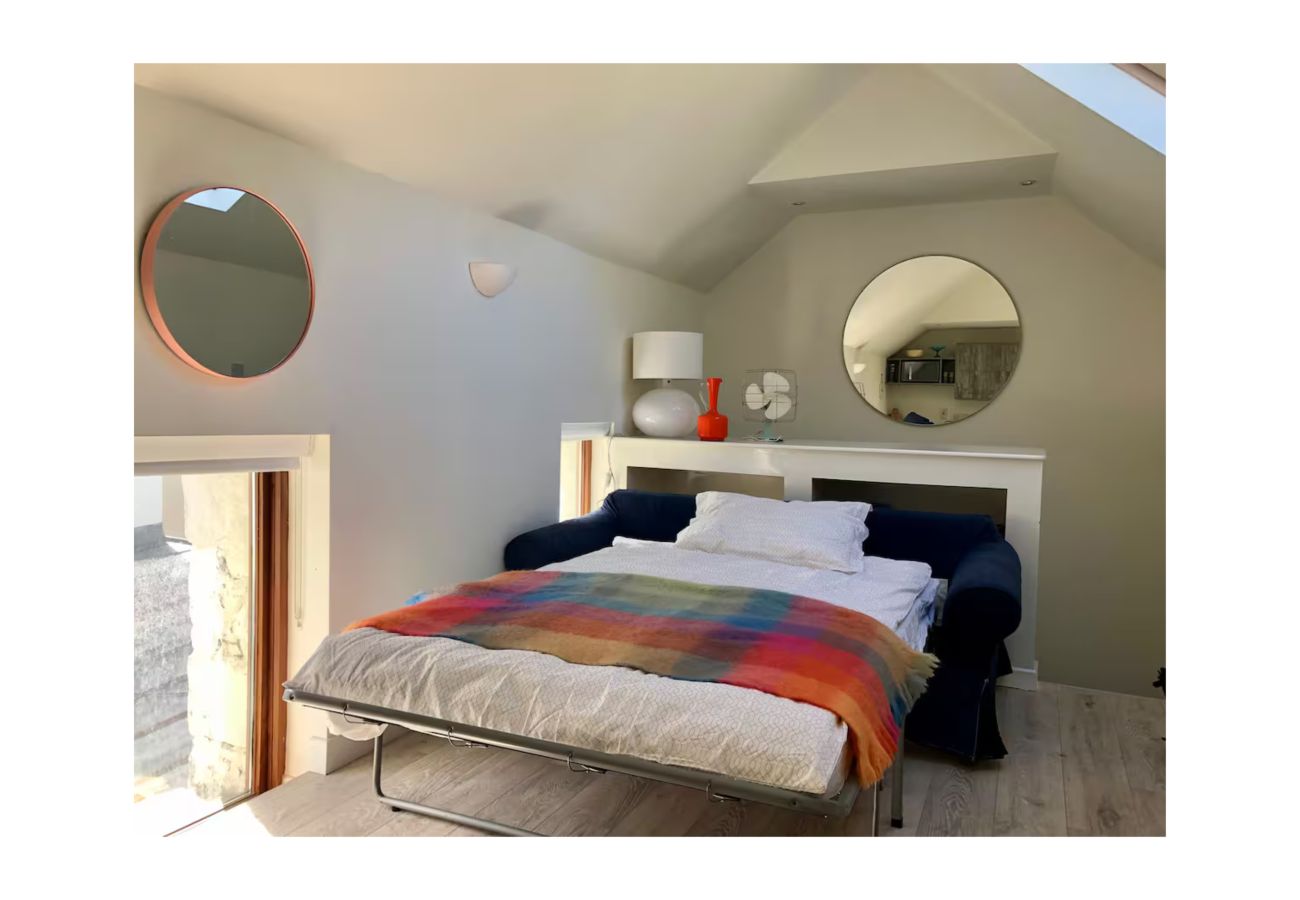 House in Newport - Unique & Stylish Home In Newport