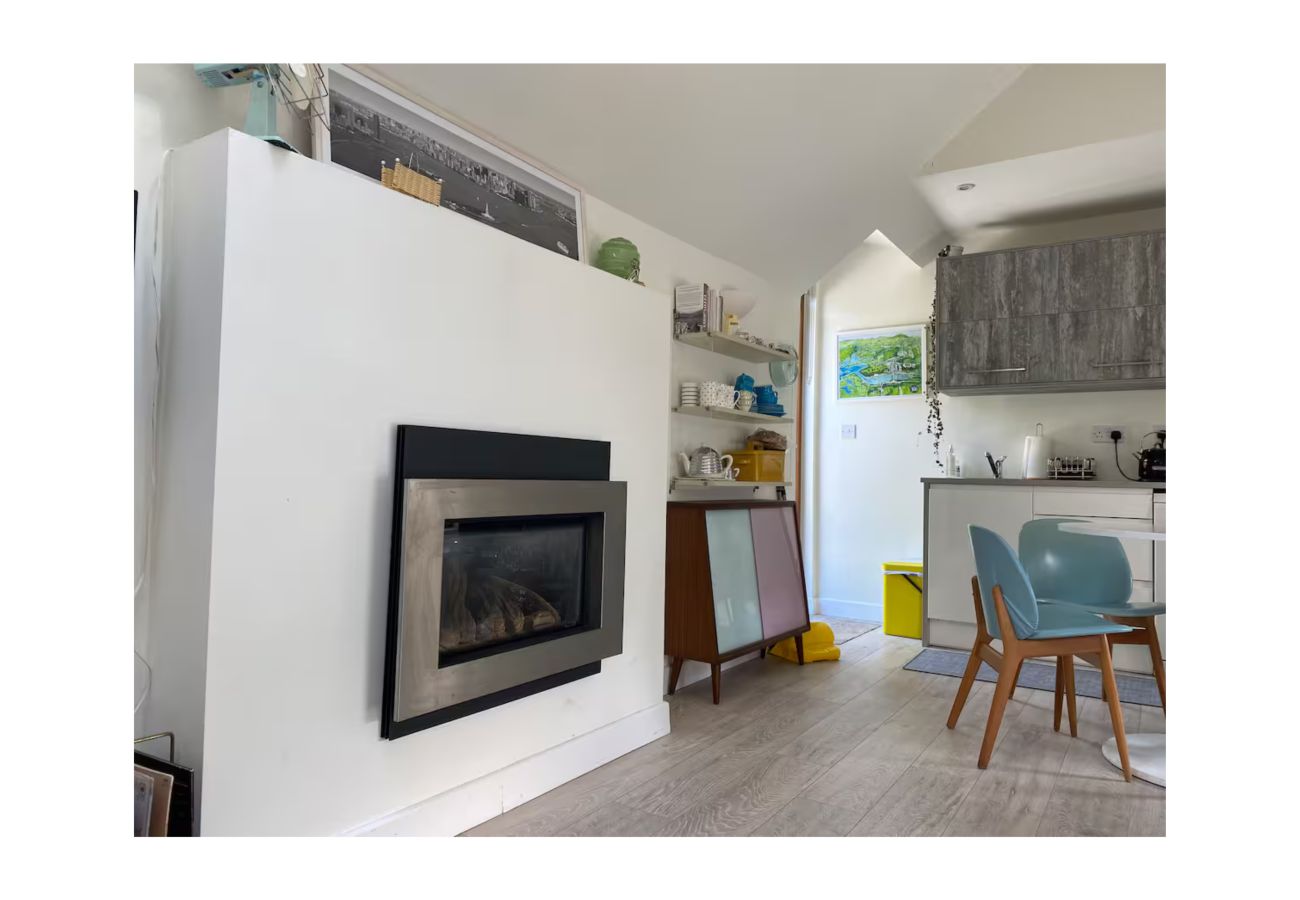 House in Newport - Unique & Stylish Home In Newport