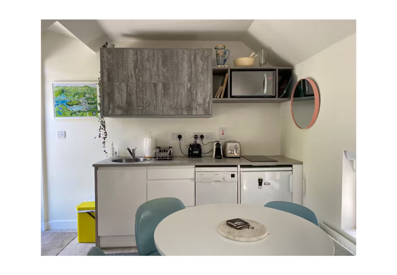 House in Newport - Unique & Stylish Home In Newport